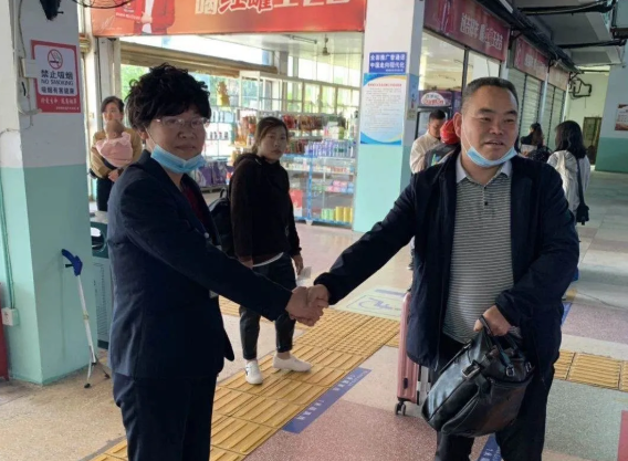 長運正能量 || 20萬現(xiàn)金！景德鎮(zhèn)長運西客站員工拾金不昧獲贊譽