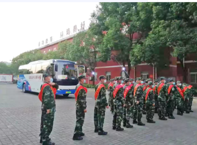 馬鞍山長(zhǎng)客圓滿完成新生入校、學(xué)生實(shí)習(xí)、新兵入伍運(yùn)輸任務(wù)