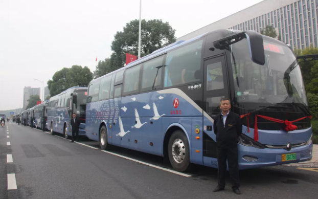 胡維泉出席吉安長(zhǎng)運(yùn)、公交旅游巴士直通專線開通儀式并致辭