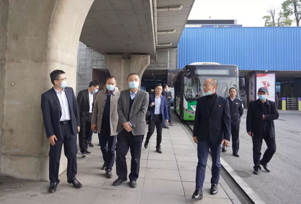 江西省交通運(yùn)輸廳專(zhuān)家組到鷹潭  檢查驗(yàn)收“公交城市”創(chuàng)建工作  肖良芝陪同