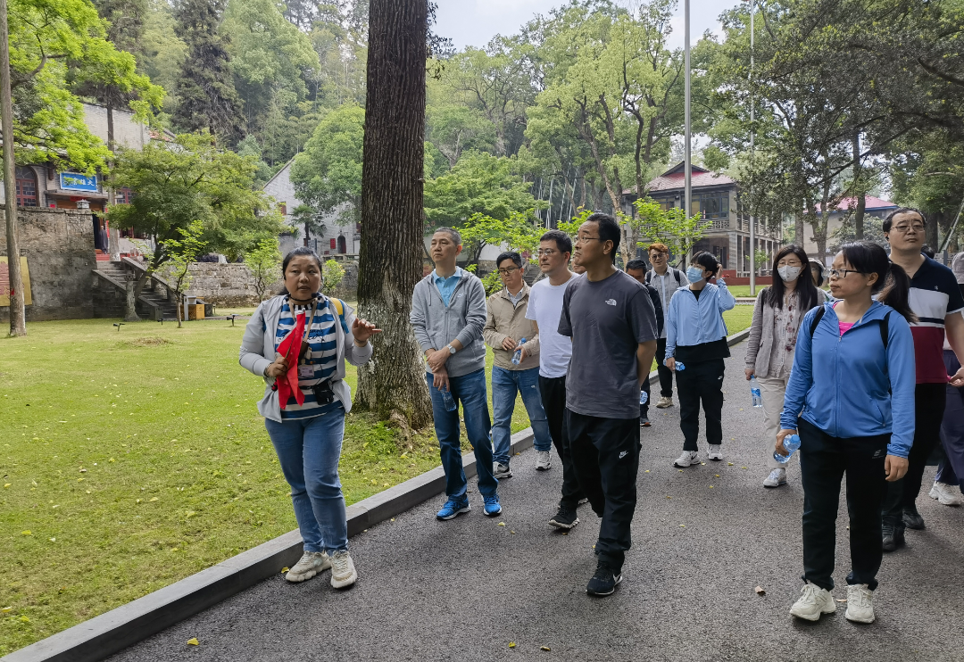 總部：機(jī)關(guān)工會(huì)開(kāi)展秀峰戶(hù)外登山活動(dòng)